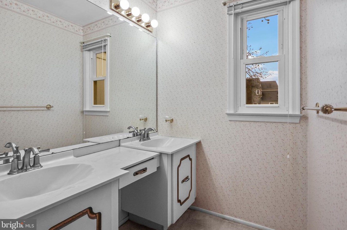 7 Brentwood Ct, Upper Makefield PA  18940-1403 exterior