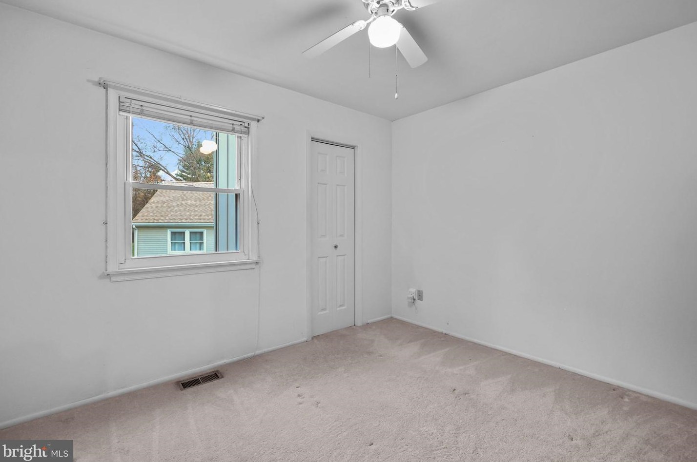 7 Brentwood Ct, Upper Makefield PA  18940-1403 exterior