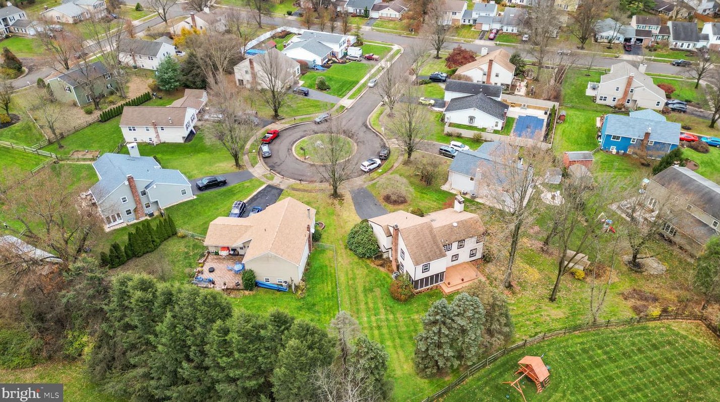 7 Brentwood Ct, Upper Makefield PA  18940-1403 exterior