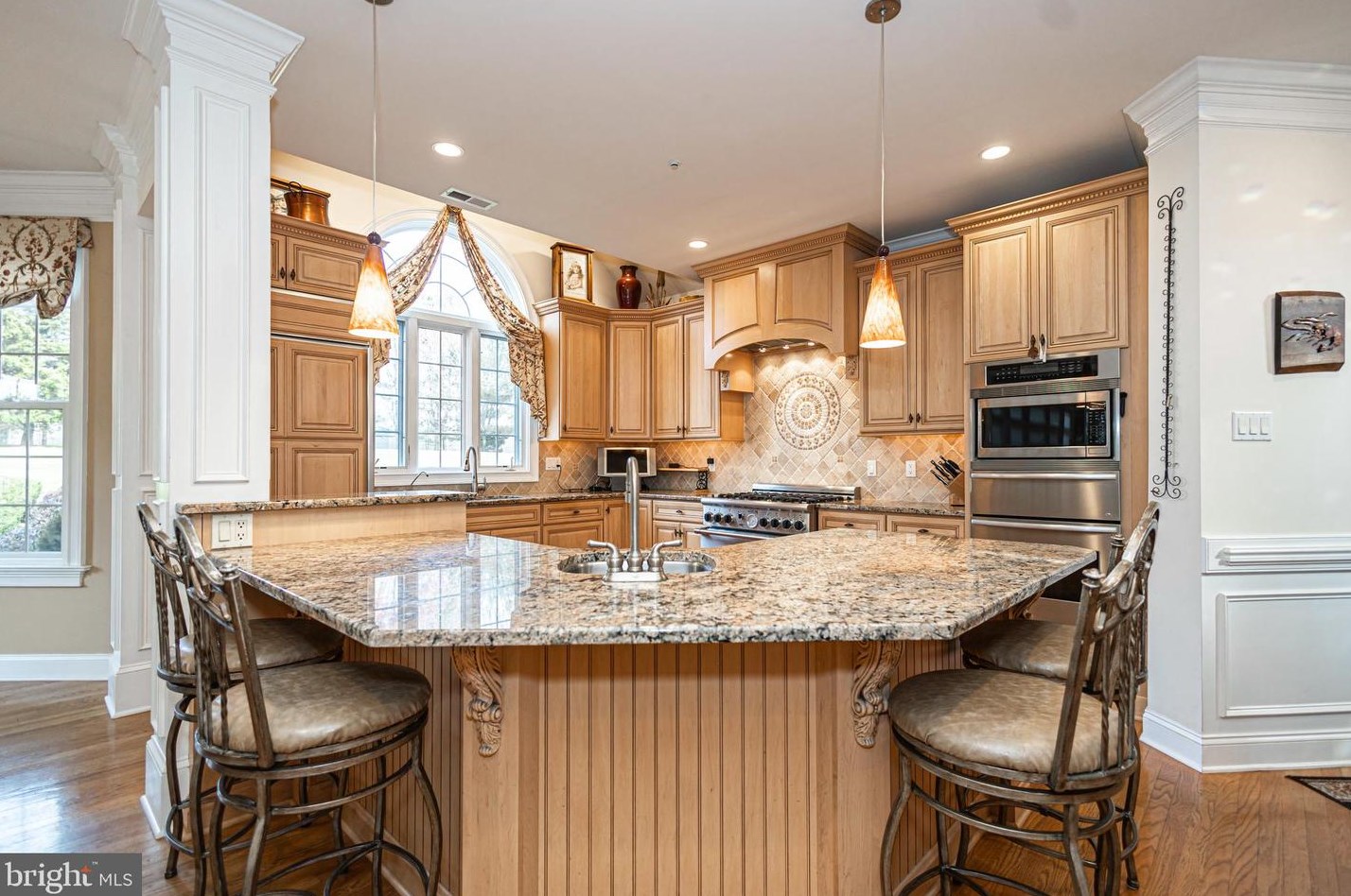 28 Thompson Mill Rd, Upper Makefield PA  18940-9628 exterior