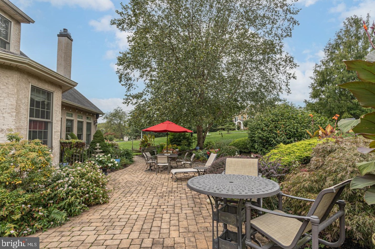 28 Thompson Mill Rd, Upper Makefield PA  18940-9628 exterior