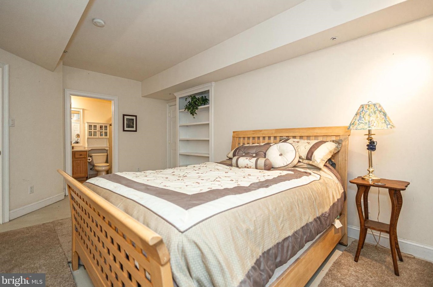 28 Thompson Mill Rd, Upper Makefield PA  18940-9628 exterior