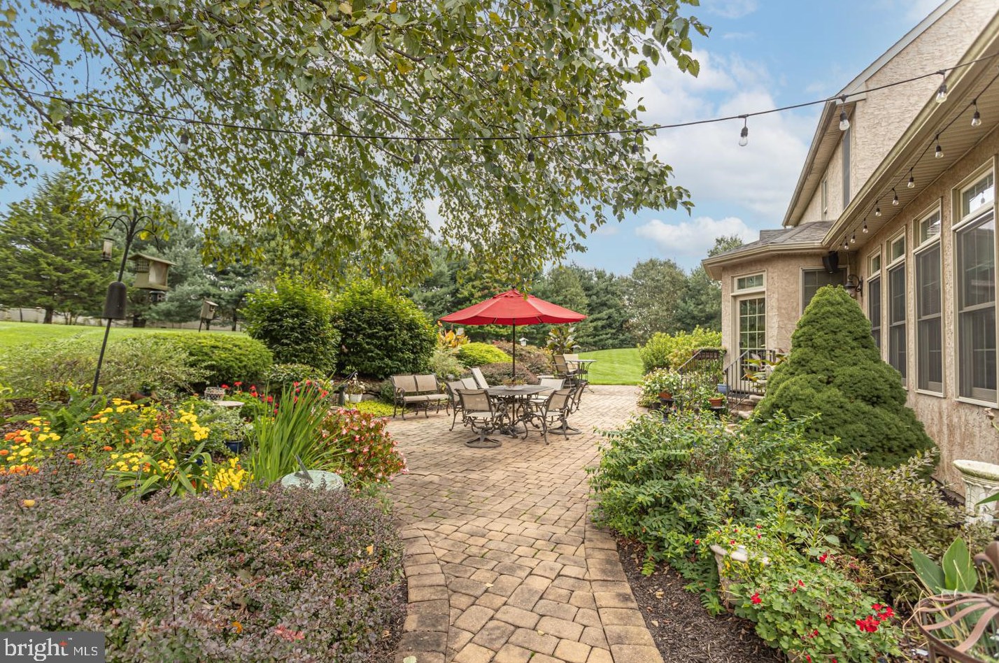 28 Thompson Mill Rd, Upper Makefield PA  18940-9628 exterior