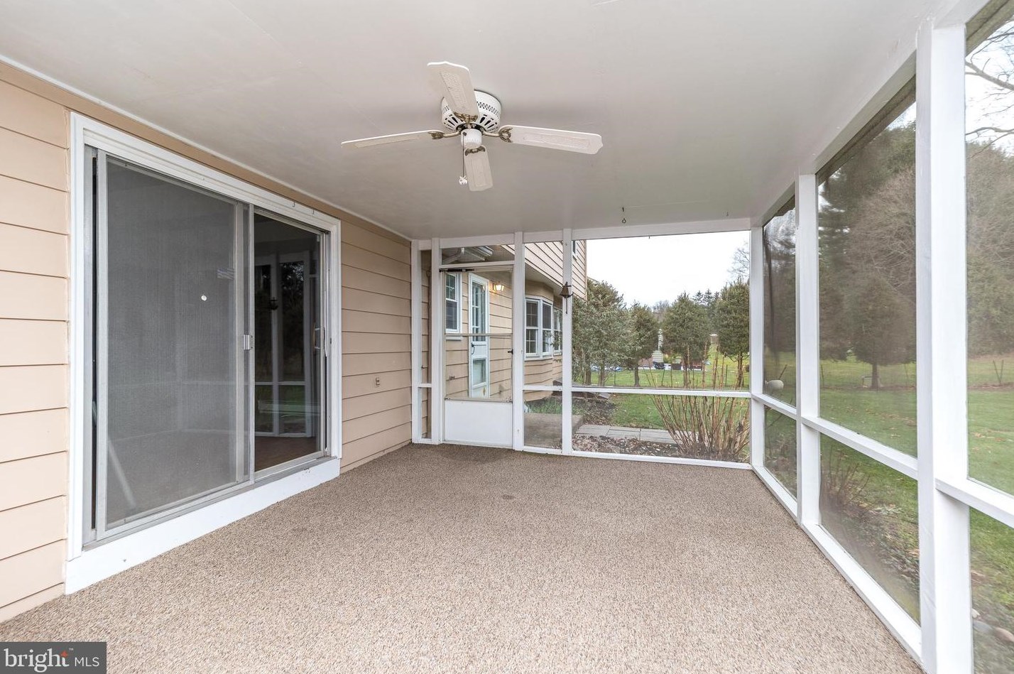 61 Townview Dr, Gardenville PA  18901-3123 exterior