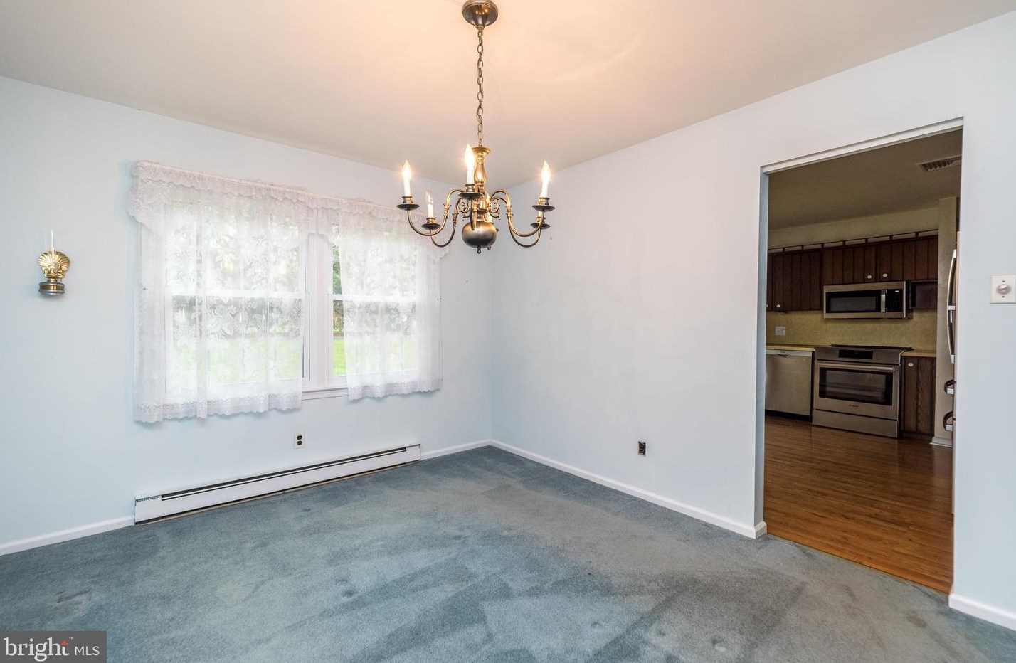 61 Townview Dr, Gardenville PA  18901-3123 exterior