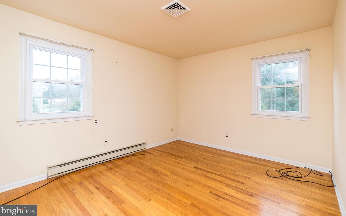 61 Townview Dr, Gardenville PA  18901-3123 exterior