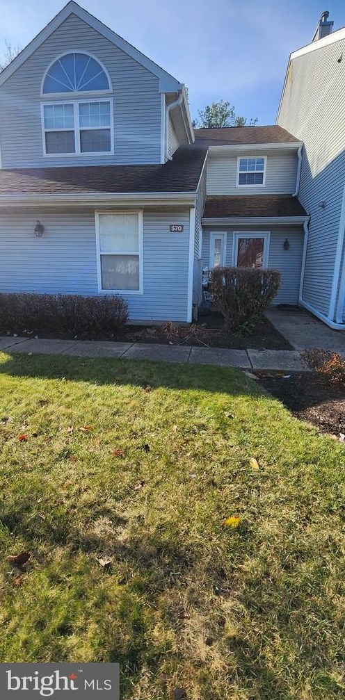 570 Cedar Hollow Dr, Yardley PA  19067-6342 exterior