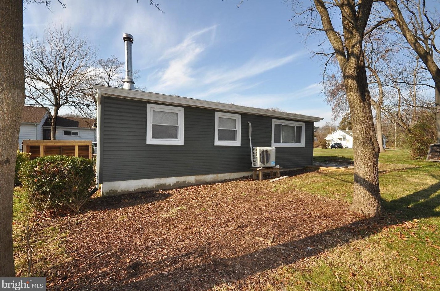 21 Williamson Ave, Levittown PA  19054-1114 exterior