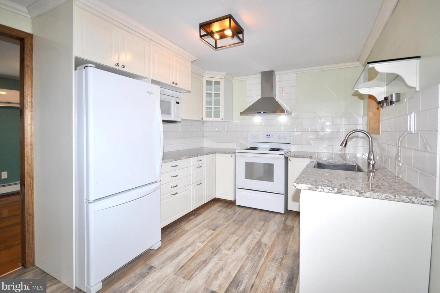 21 Williamson Ave, Levittown PA  19054-1114 exterior