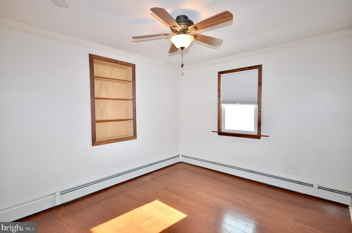 21 Williamson Ave, Levittown PA  19054-1114 exterior