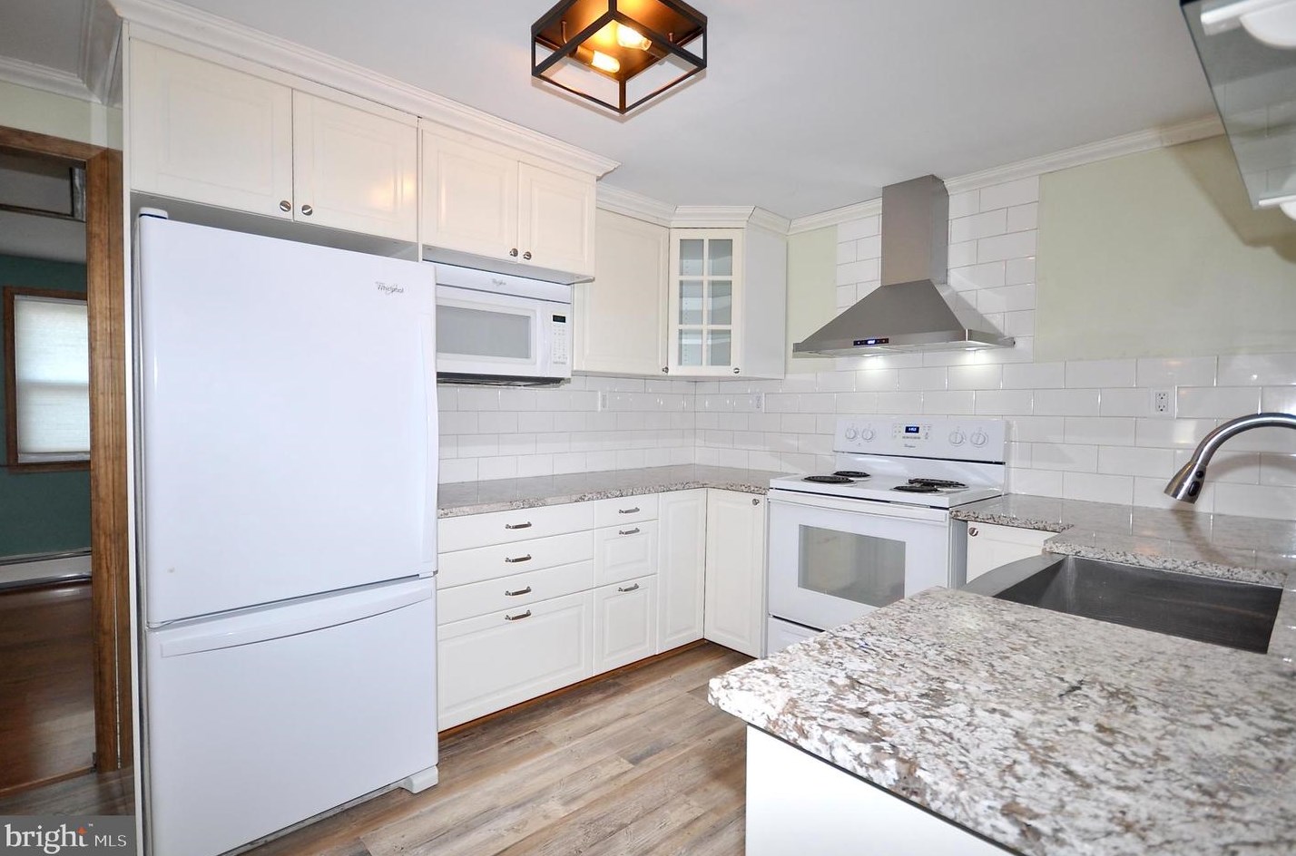 21 Williamson Ave, Levittown PA  19054-1114 exterior