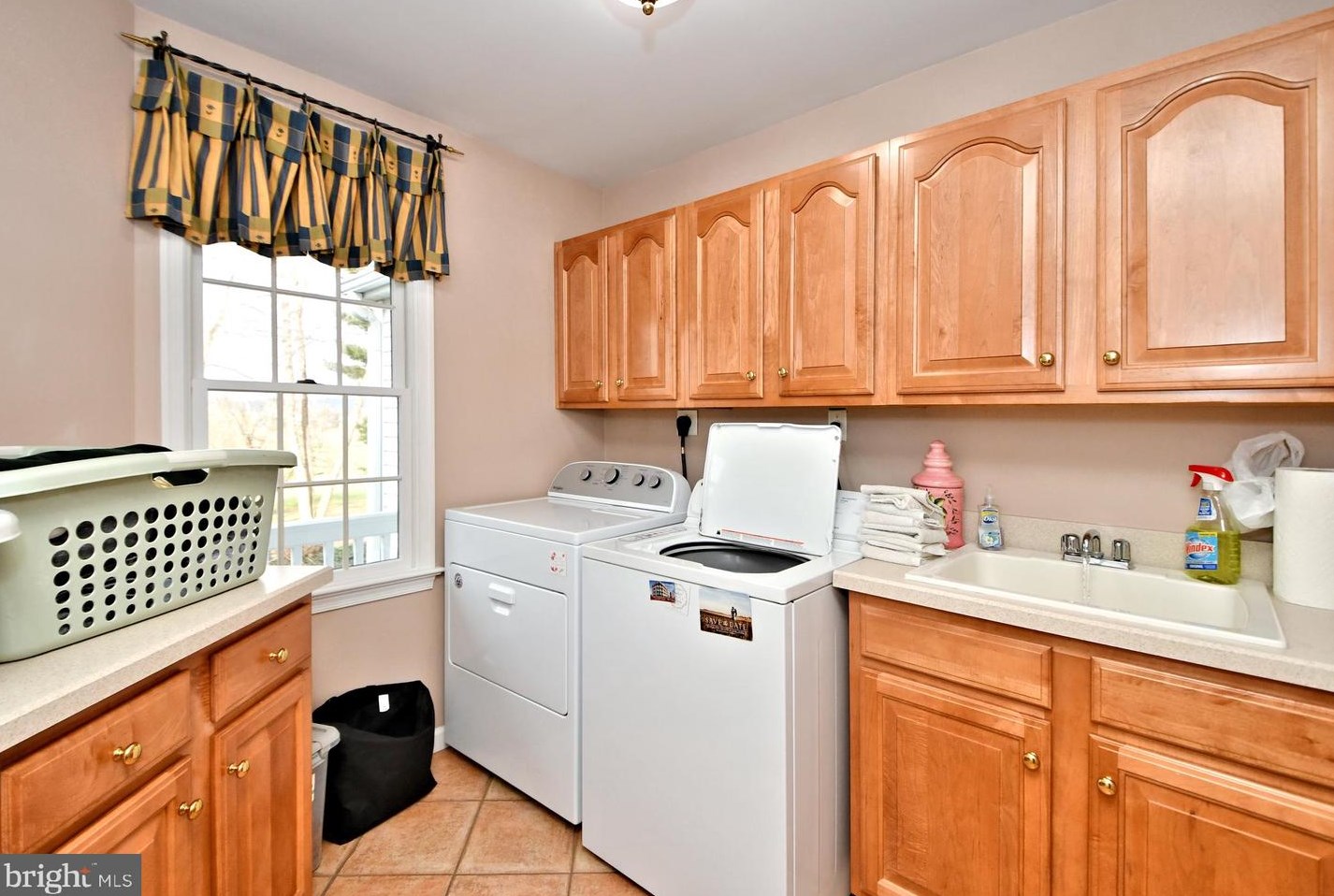 336 Woodhill Rd, Upper Makefield PA 18940-2517 exterior