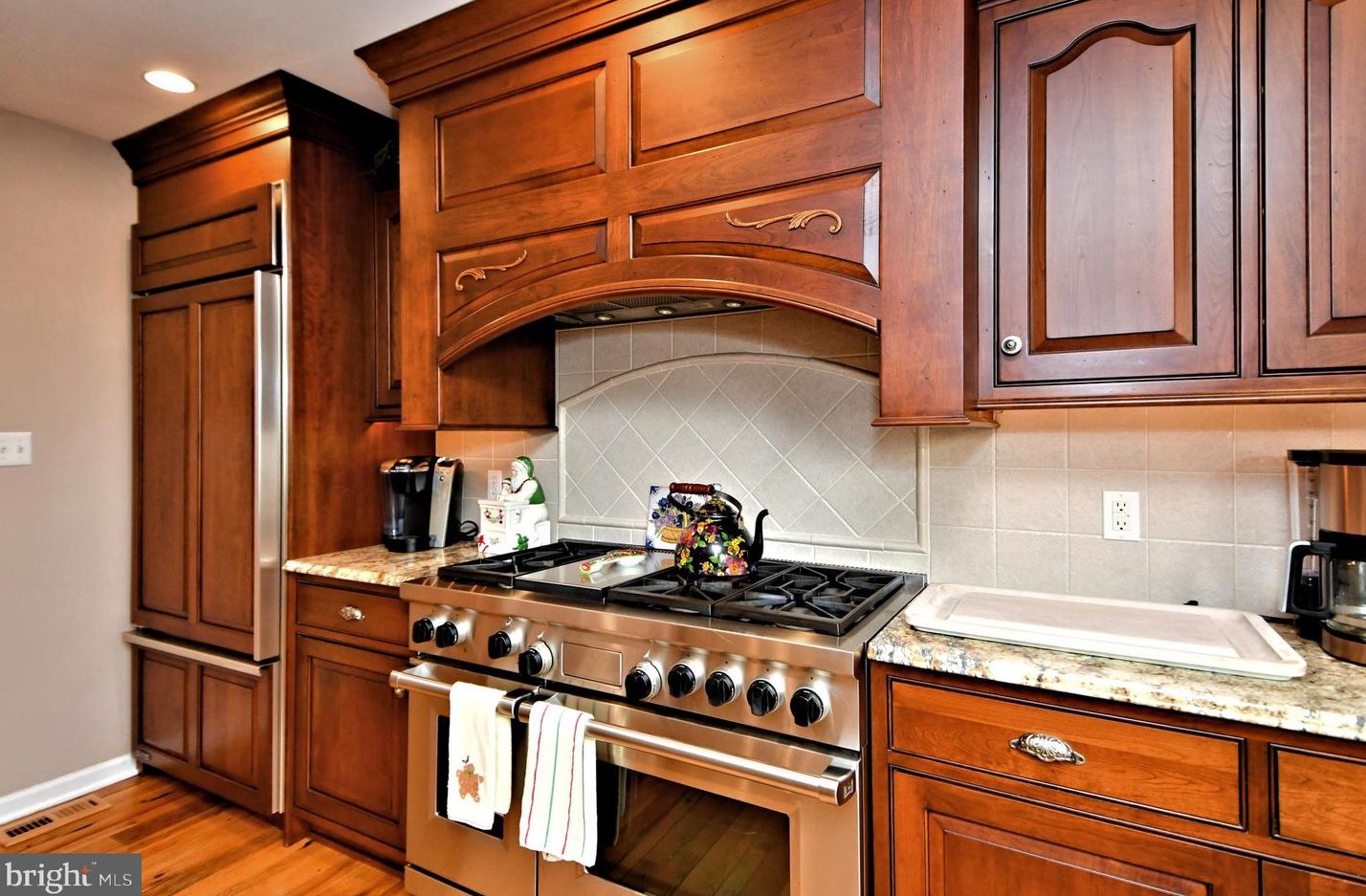 336 Woodhill Rd, Upper Makefield PA 18940-2517 exterior