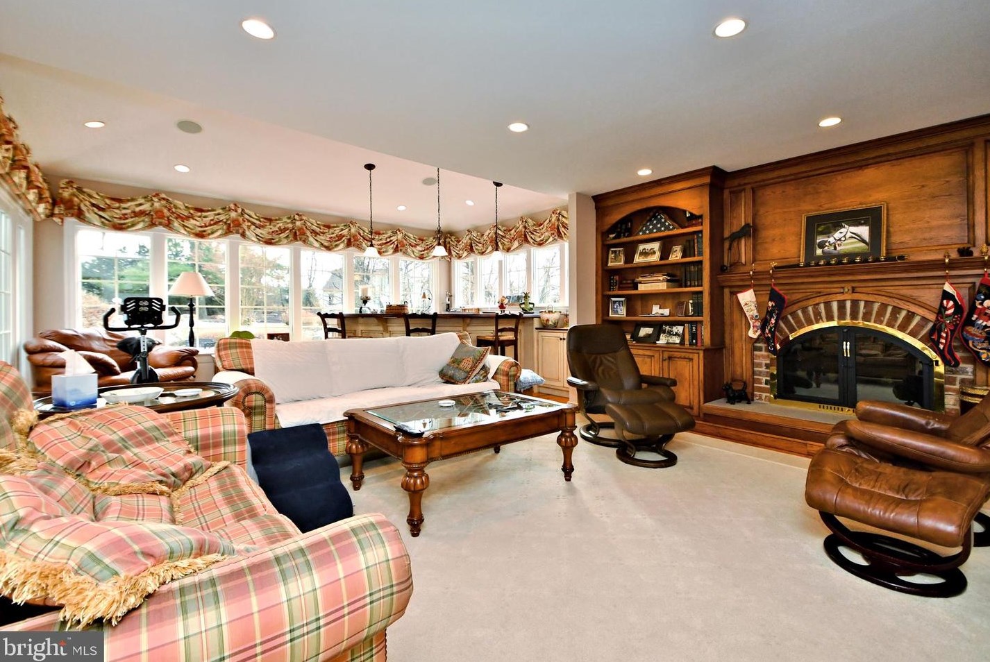 336 Woodhill Rd, Upper Makefield PA 18940-2517 exterior