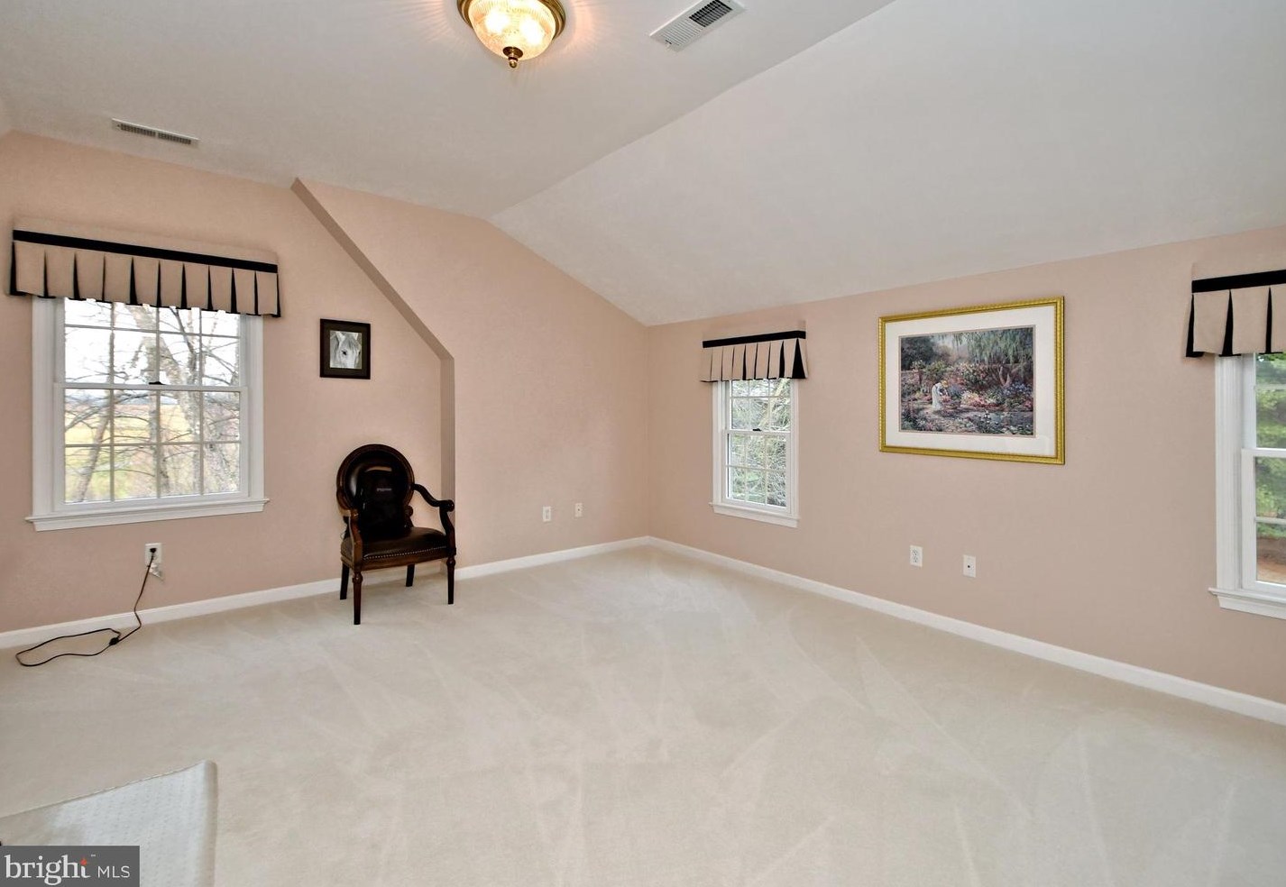 336 Woodhill Rd, Upper Makefield PA 18940-2517 exterior