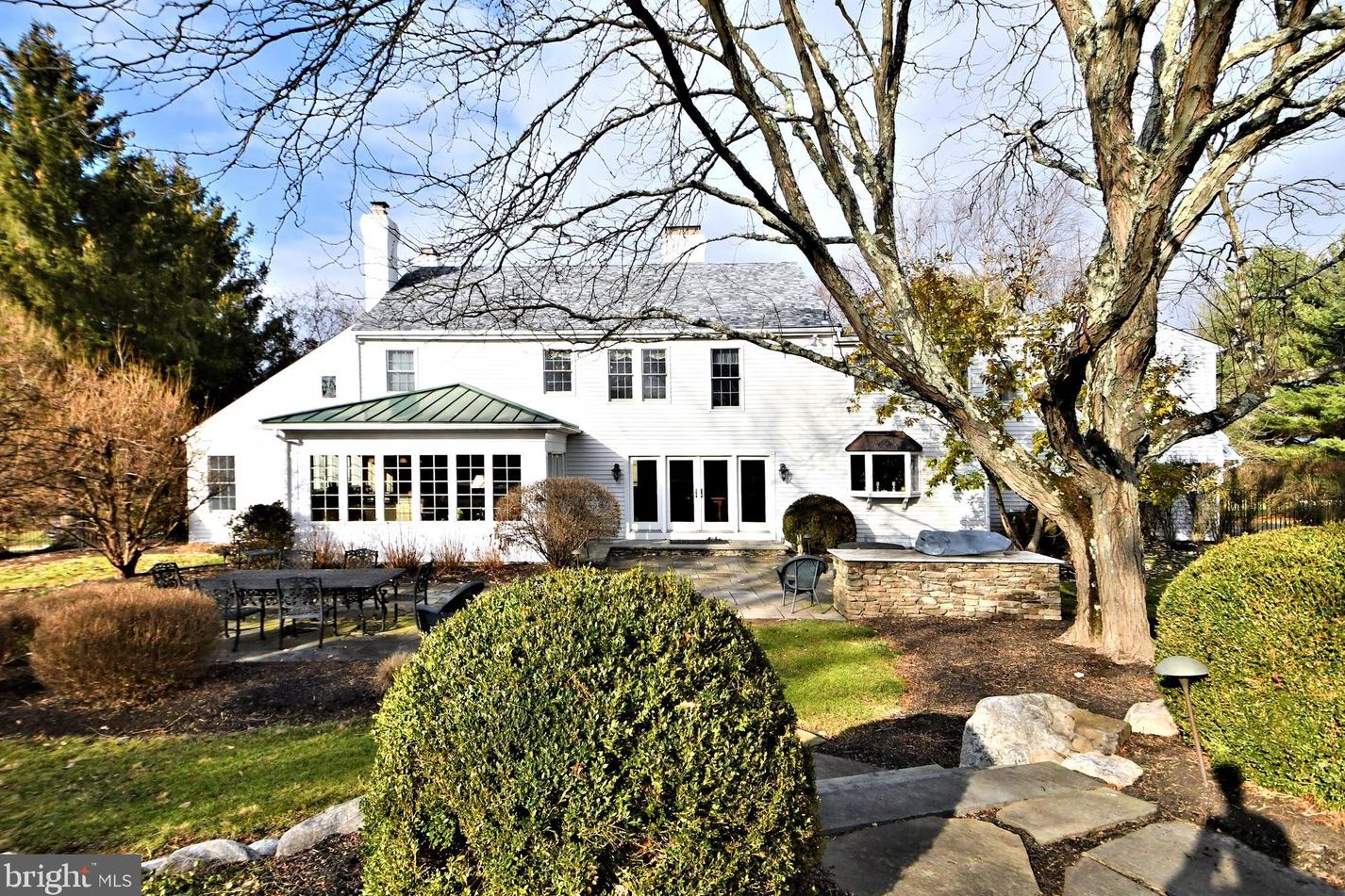 336 Woodhill Rd, Upper Makefield PA 18940-2517 exterior