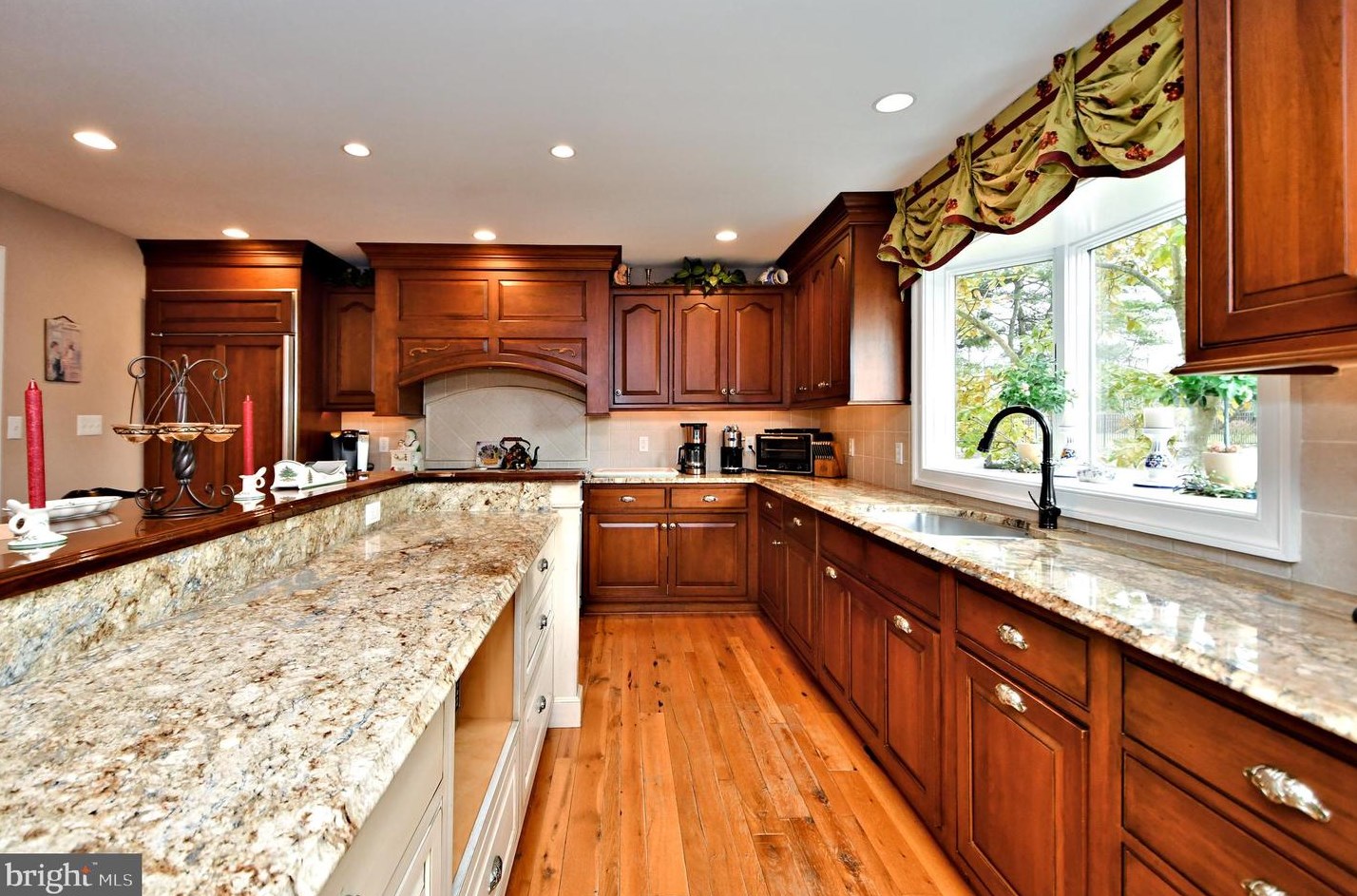 336 Woodhill Rd, Upper Makefield PA 18940-2517 exterior