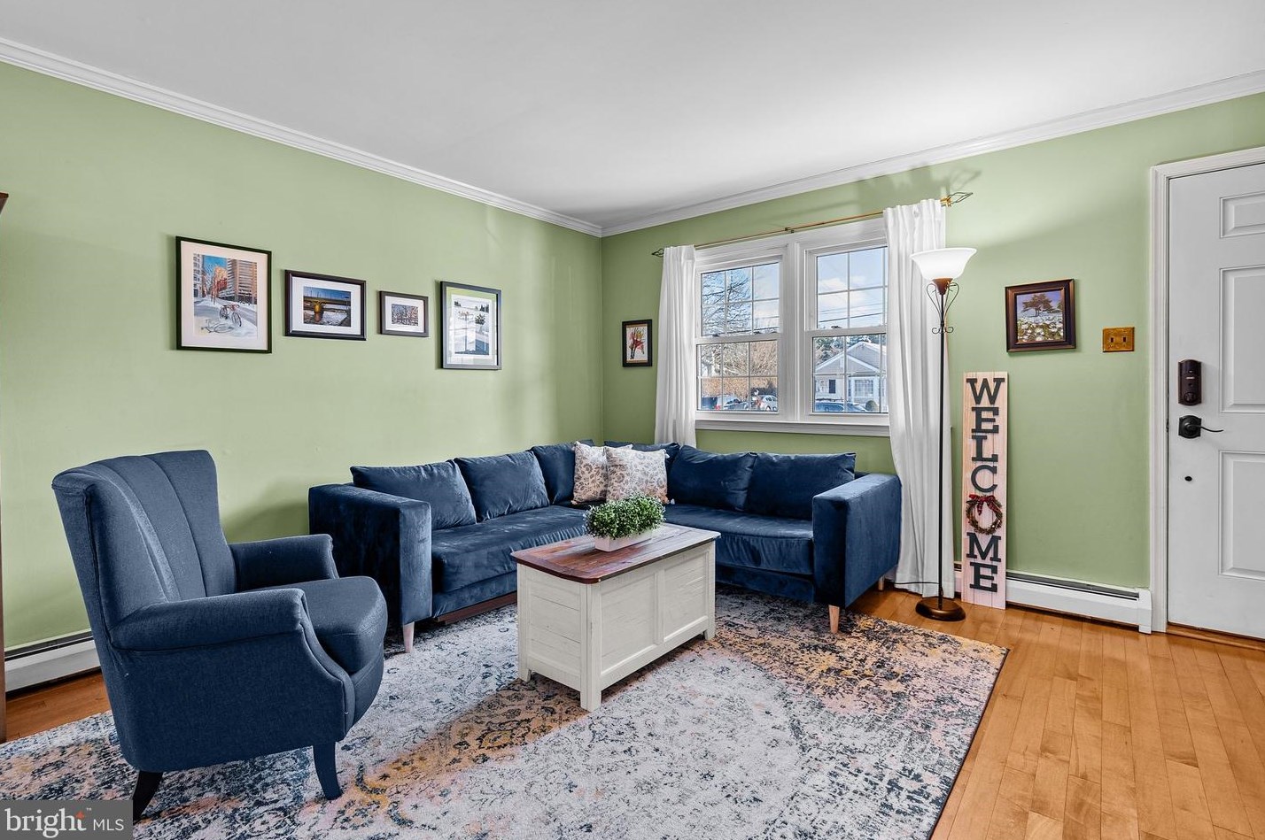 318 Lincoln Ave, Upper Makefield PA 18940-2211 exterior