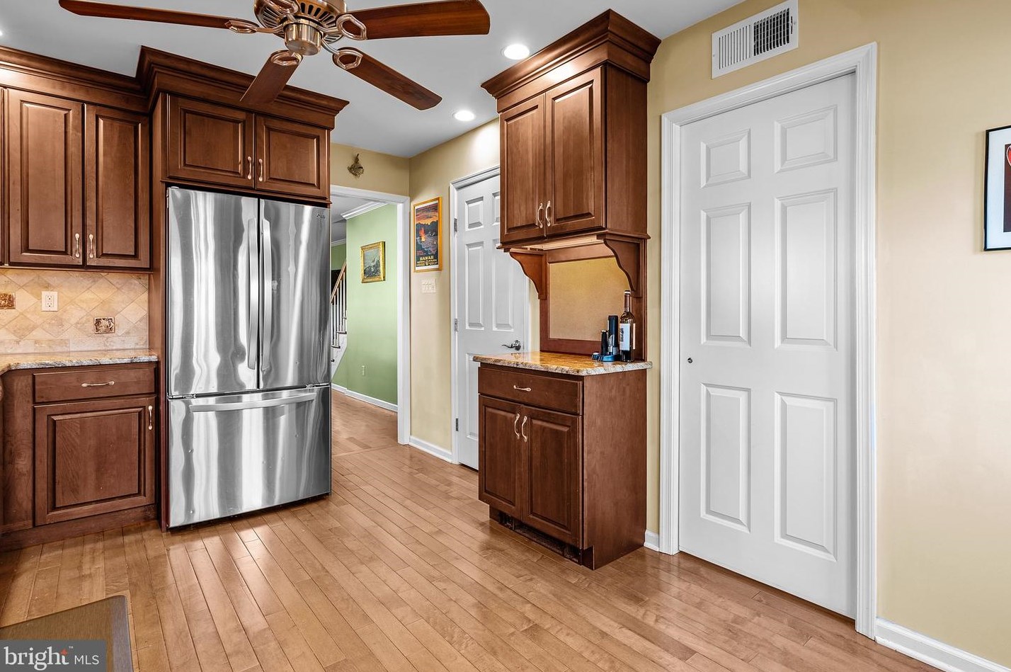 318 Lincoln Ave, Upper Makefield PA 18940-2211 exterior