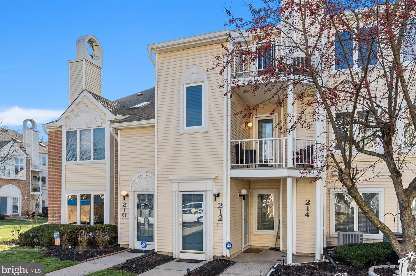 212 Jennifer Ct, Levittown PA  19057-3627 exterior