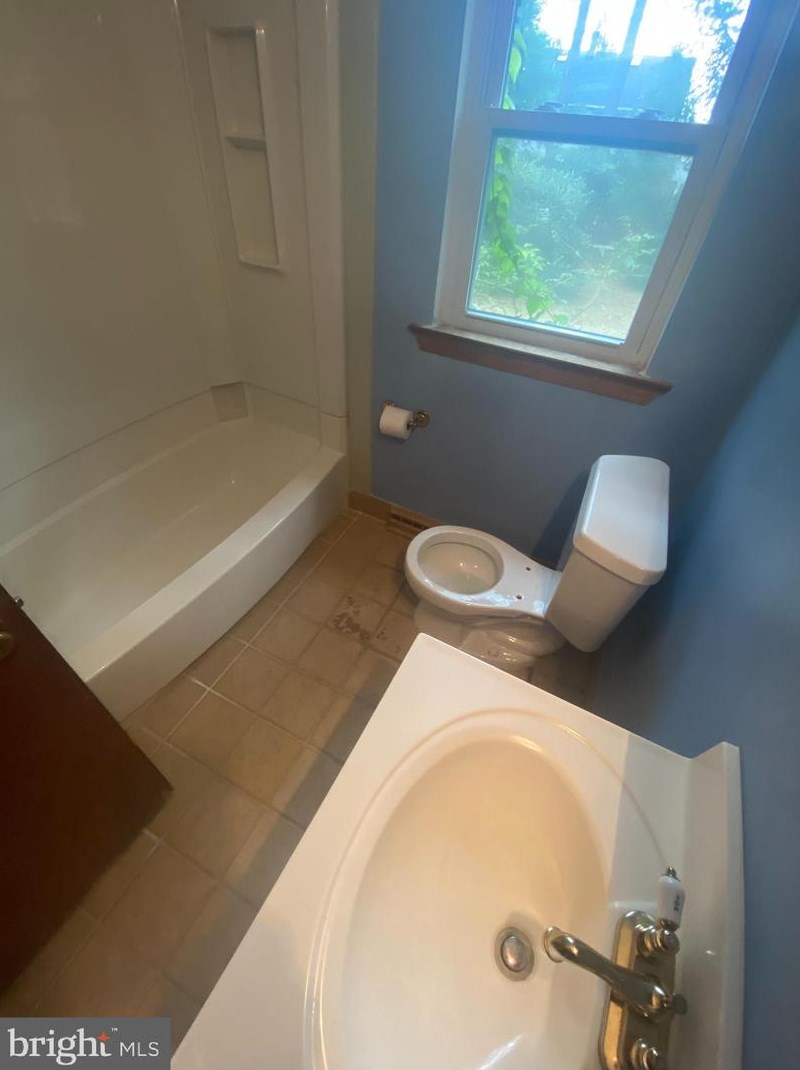 483 Linton Hl Rd, Upper Makefield PA 18940-1205 exterior