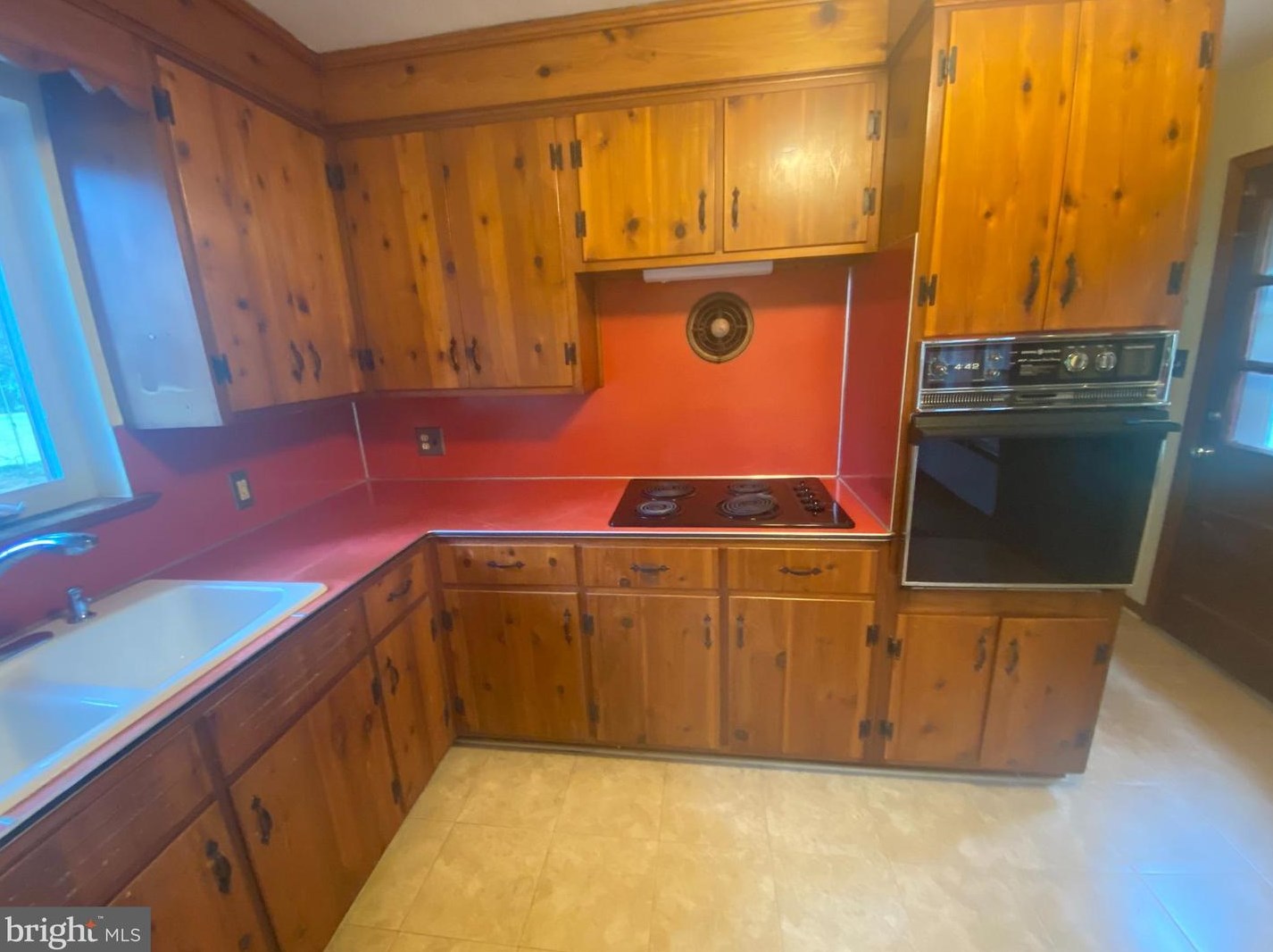 483 Linton Hl Rd, Upper Makefield PA 18940-1205 exterior