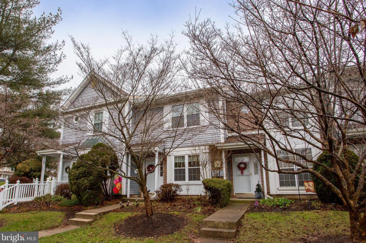 221 Leedom Way, Upper Makefield PA  18940-2334 exterior