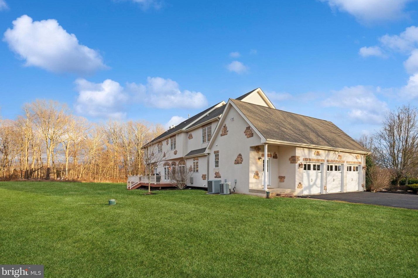 5418 Brookside Ct, Gardenville PA  18902-5552 exterior