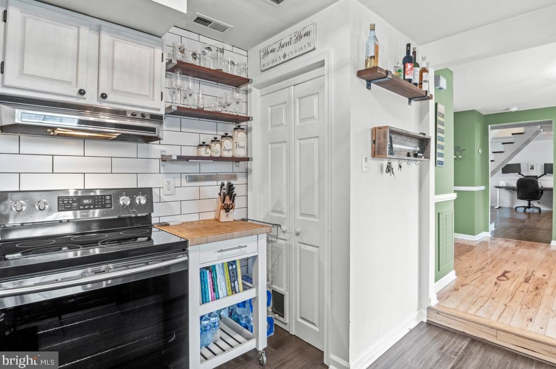 1896 Lower State Rd, Gardenville PA  18901-2669 exterior