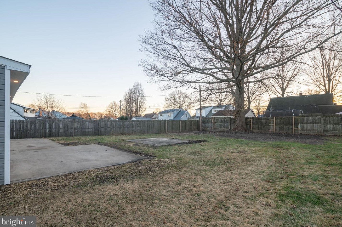 65 Rambler Ln, Levittown PA  19055-1401 exterior