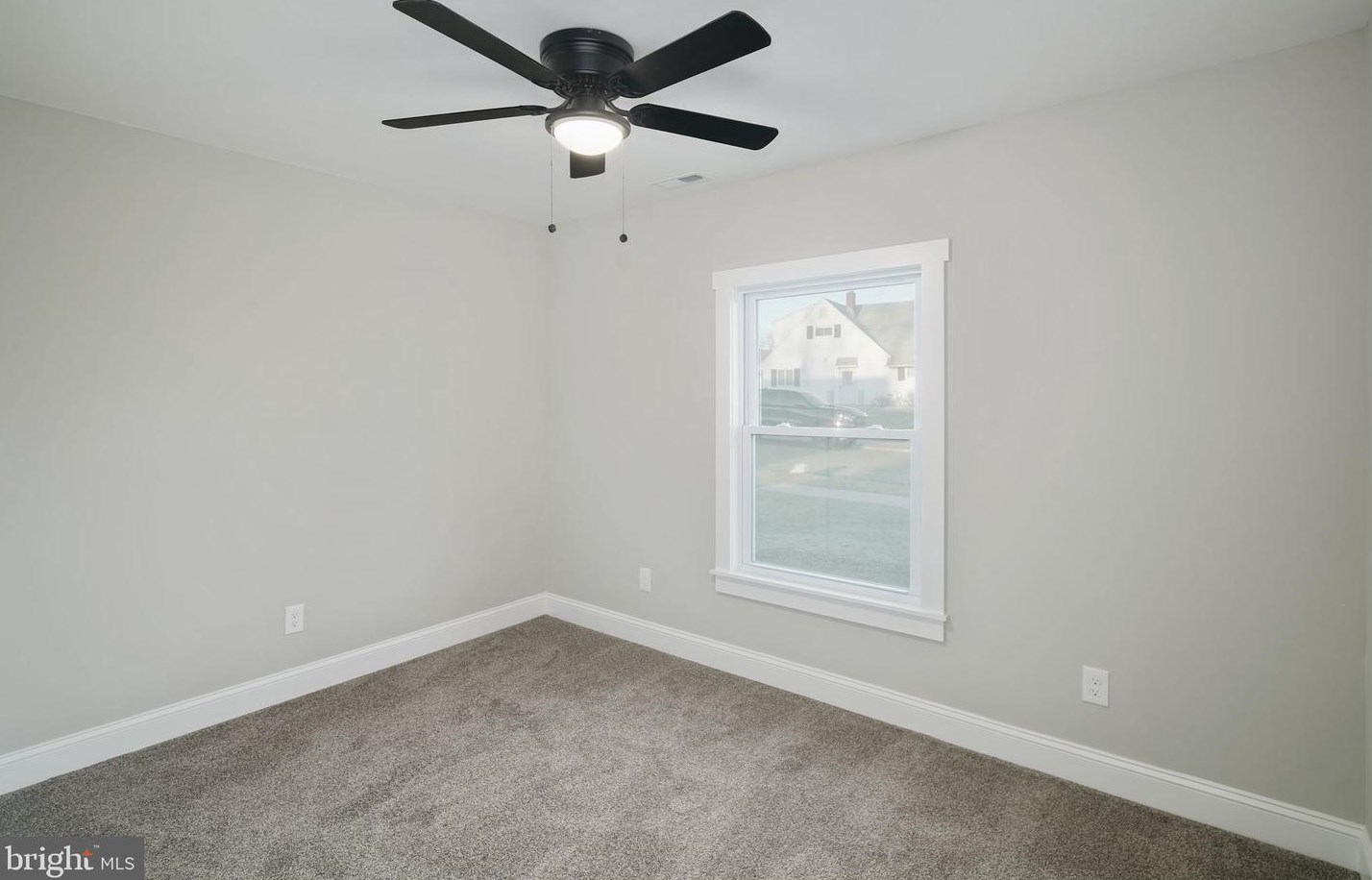 65 Rambler Ln, Levittown PA  19055-1401 exterior