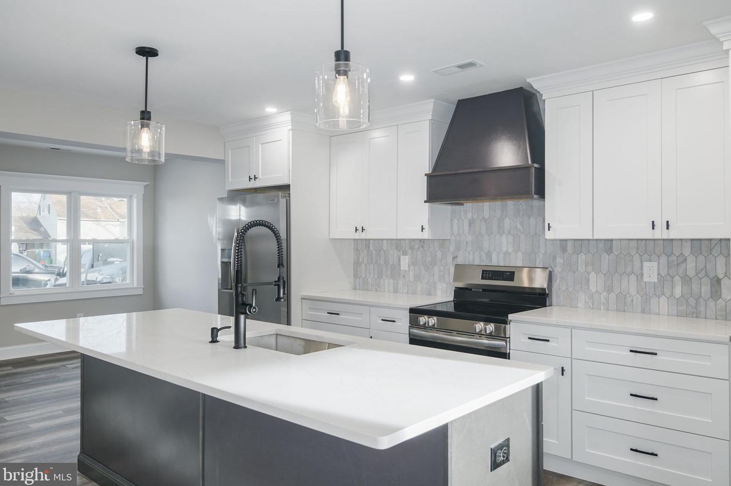 65 Rambler Ln, Levittown PA  19055-1401 exterior