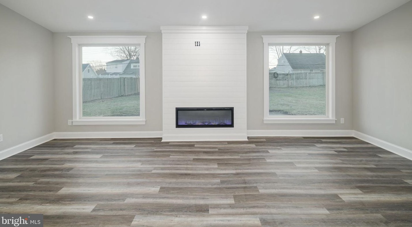 65 Rambler Ln, Levittown PA  19055-1401 exterior