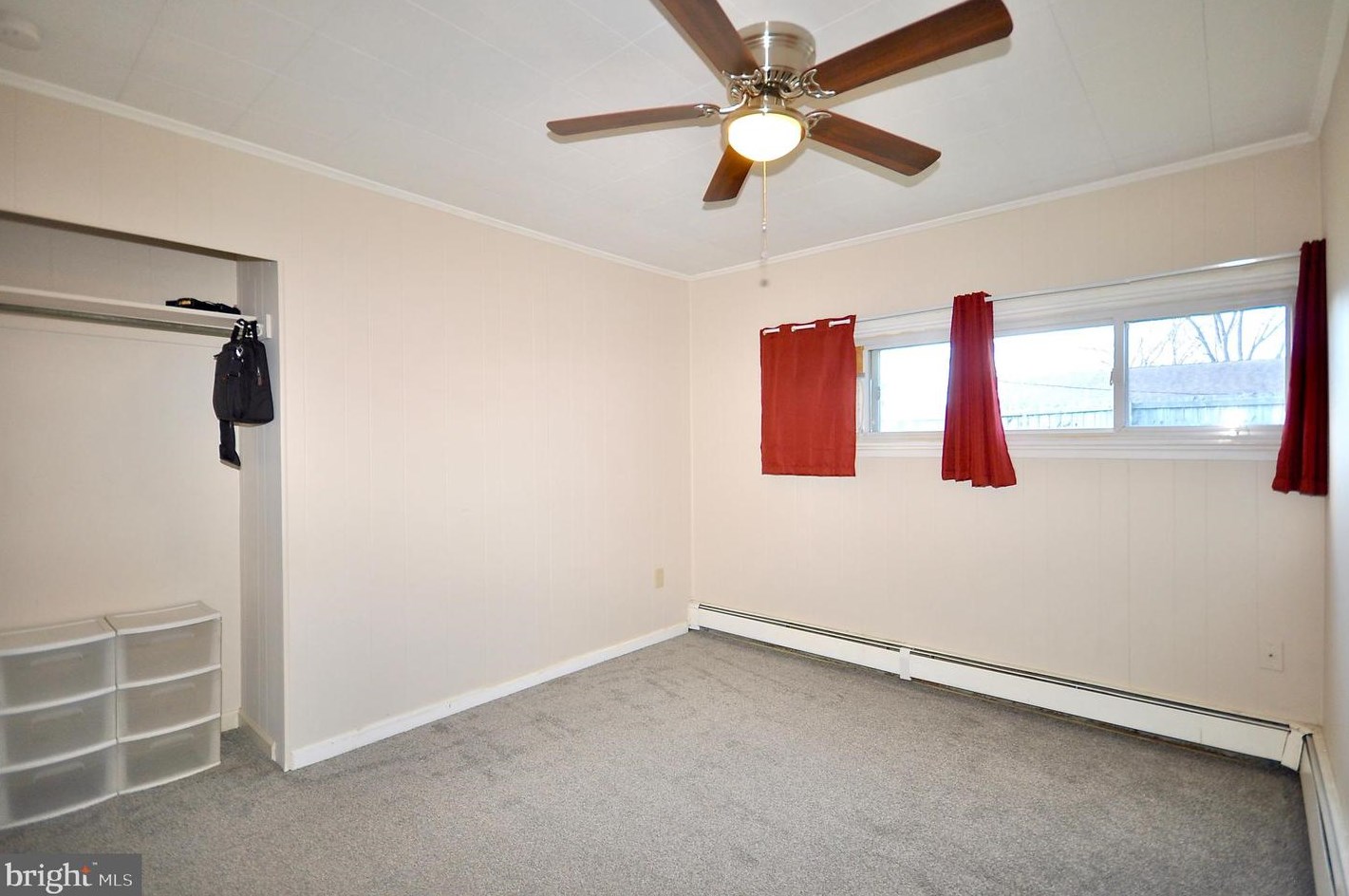 17 Disk Ln, Levittown PA  19055-1713 exterior