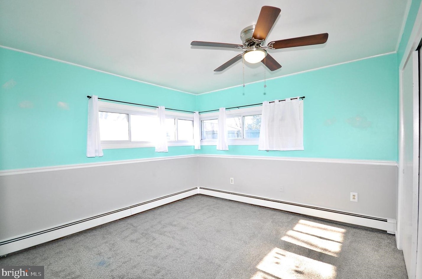 17 Disk Ln, Levittown PA  19055-1713 exterior