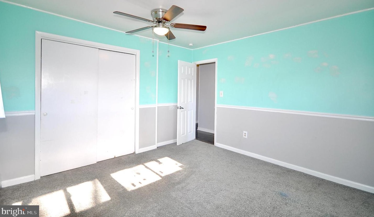 17 Disk Ln, Levittown PA  19055-1713 exterior