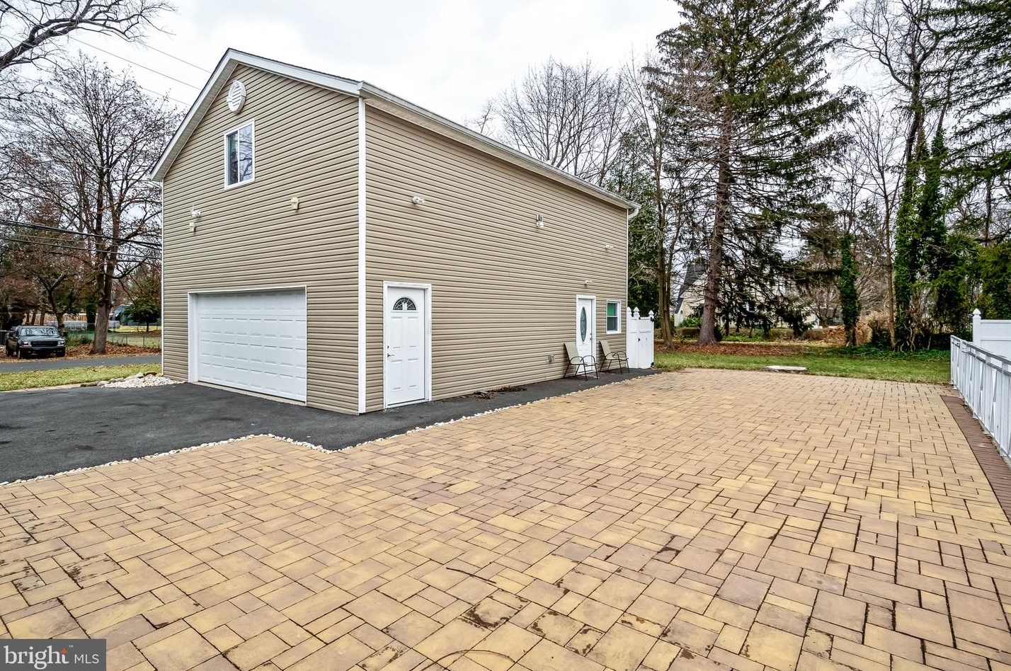 47 Woodside Ave, Levittown PA  19057-4507 exterior