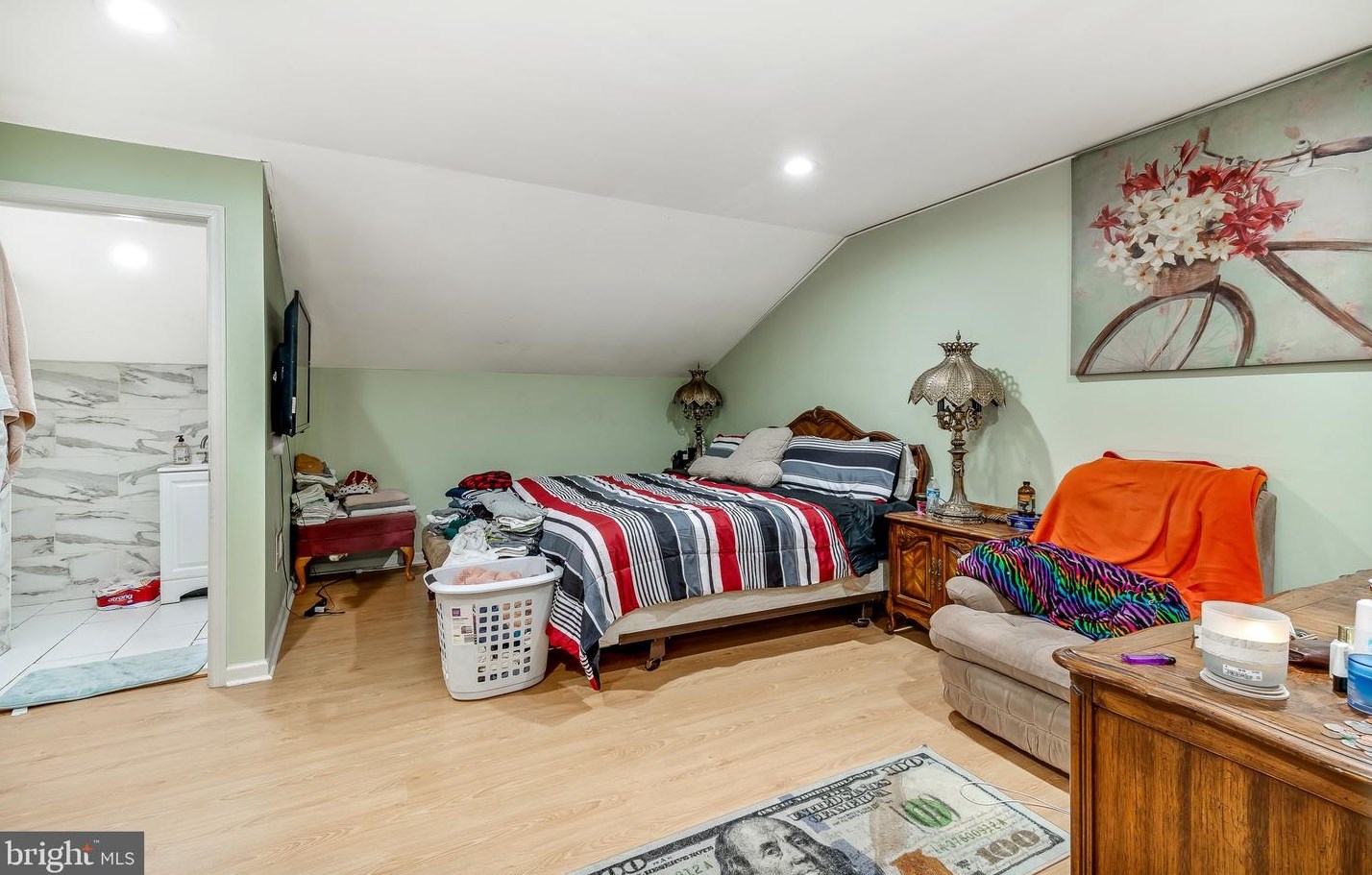 47 Woodside Ave, Levittown PA  19057-4507 exterior