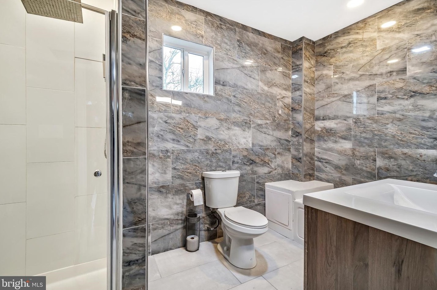 47 Woodside Ave, Levittown PA  19057-4507 exterior