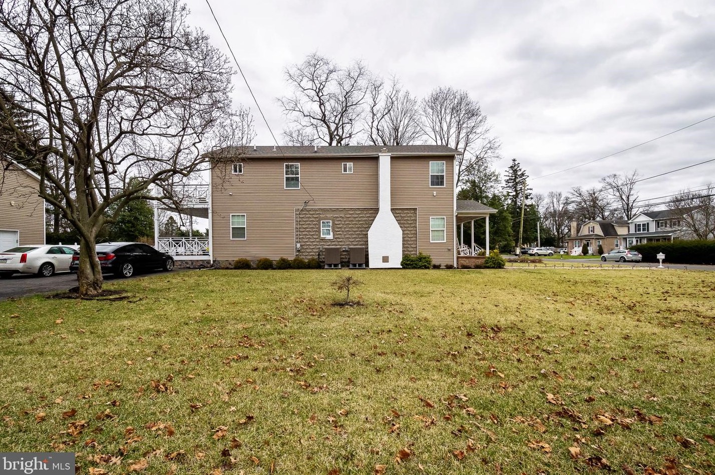 47 Woodside Ave, Levittown PA  19057-4507 exterior