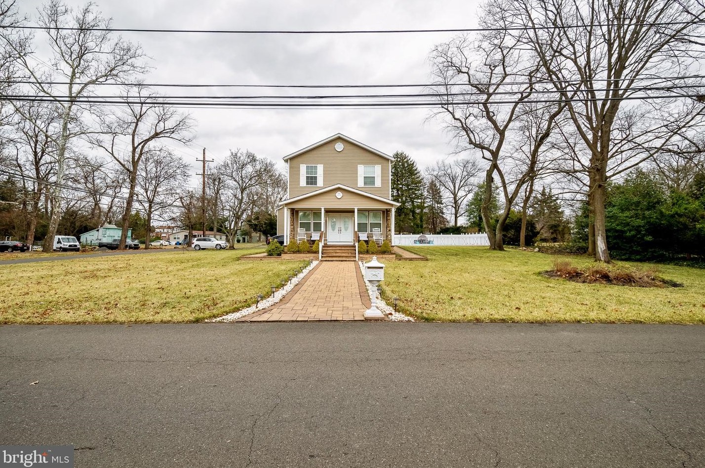 47 Woodside Ave, Levittown PA  19057-4507 exterior