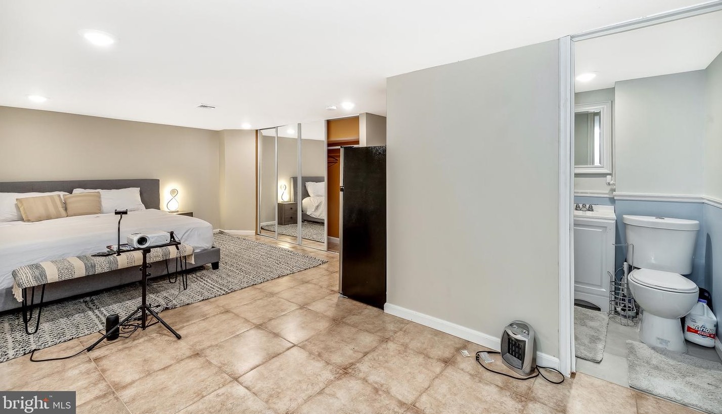 47 Woodside Ave, Levittown PA  19057-4507 exterior