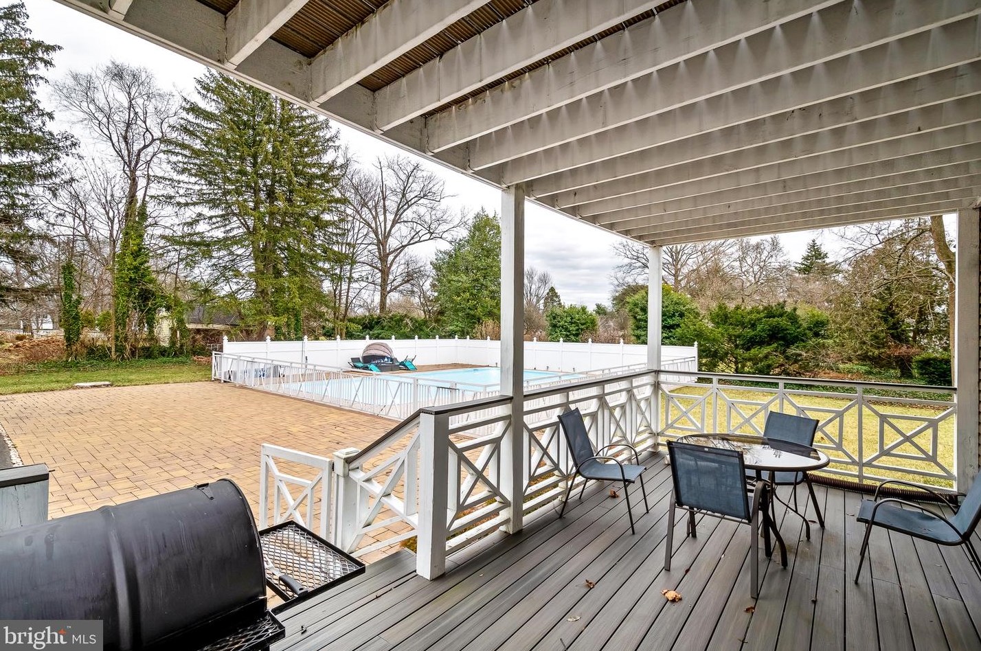 47 Woodside Ave, Levittown PA  19057-4507 exterior