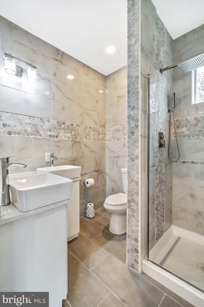 47 Woodside Ave, Levittown PA  19057-4507 exterior