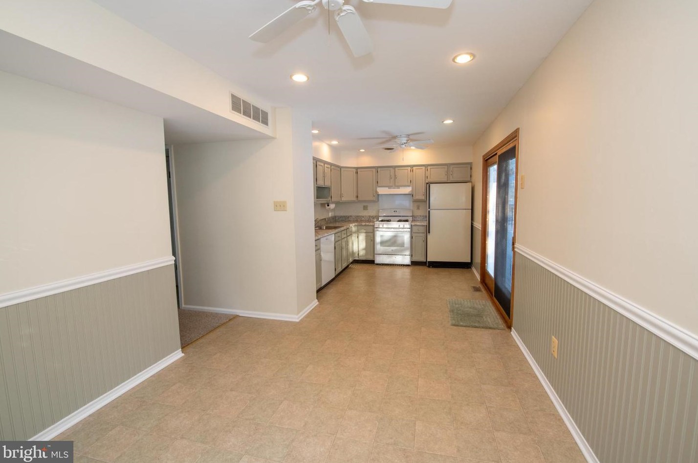 13 Ascot Ct, Upper Makefield PA  18940-1636 exterior