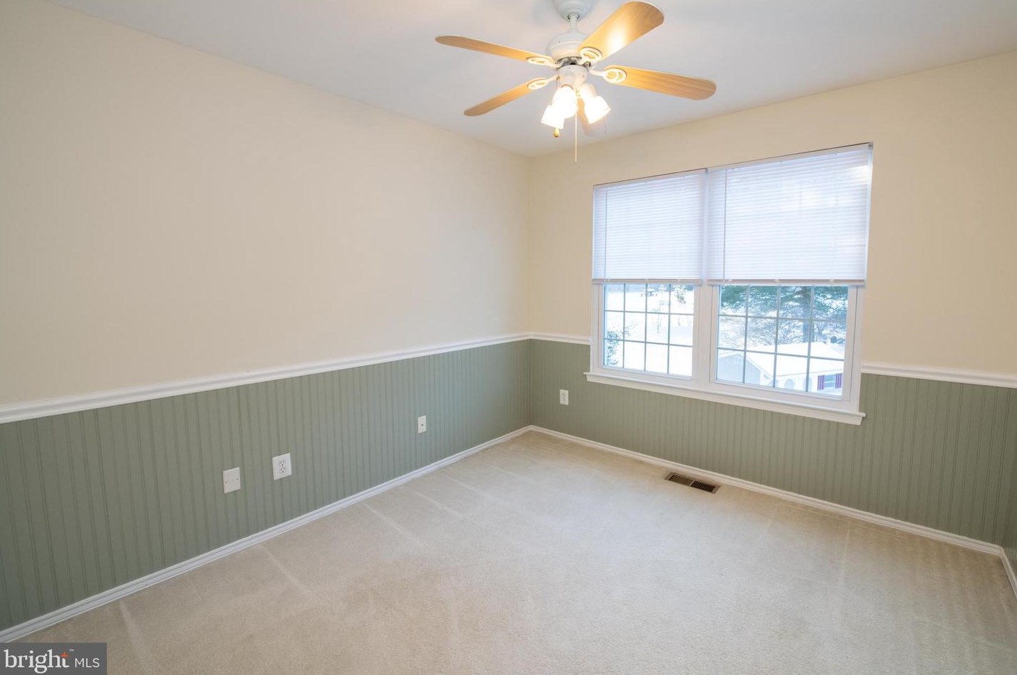 13 Ascot Ct, Upper Makefield PA  18940-1636 exterior