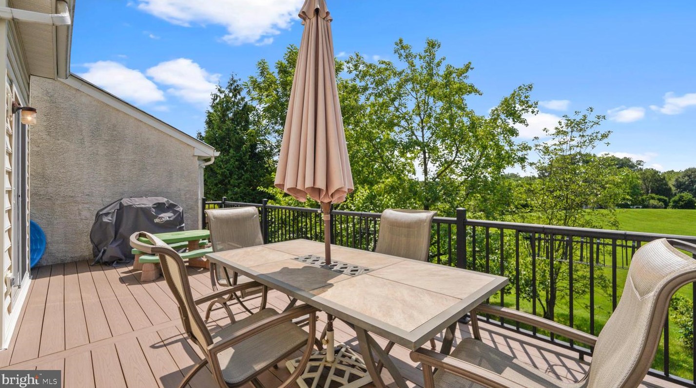 4547 Old Oak Rd, Gardenville PA  18902 exterior