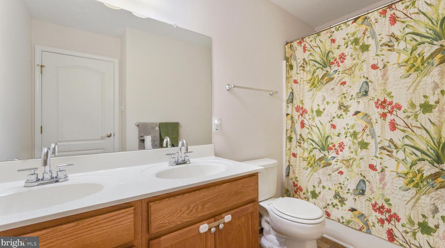 4547 Old Oak Rd, Gardenville PA  18902 exterior