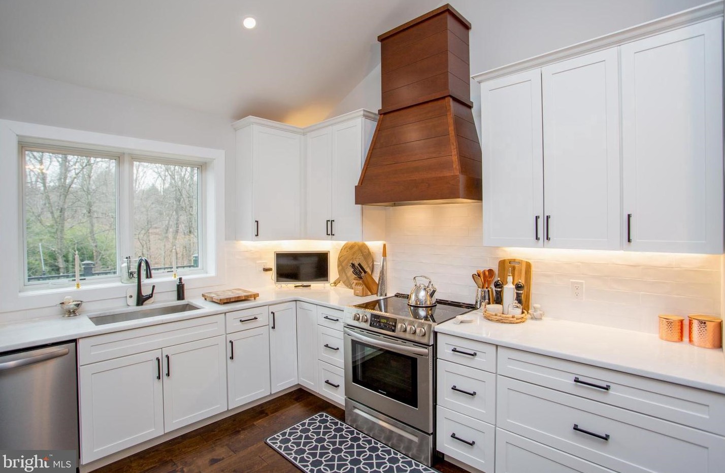 976 Washington Crossing Rd, Upper Makefield PA  18940-2712 exterior