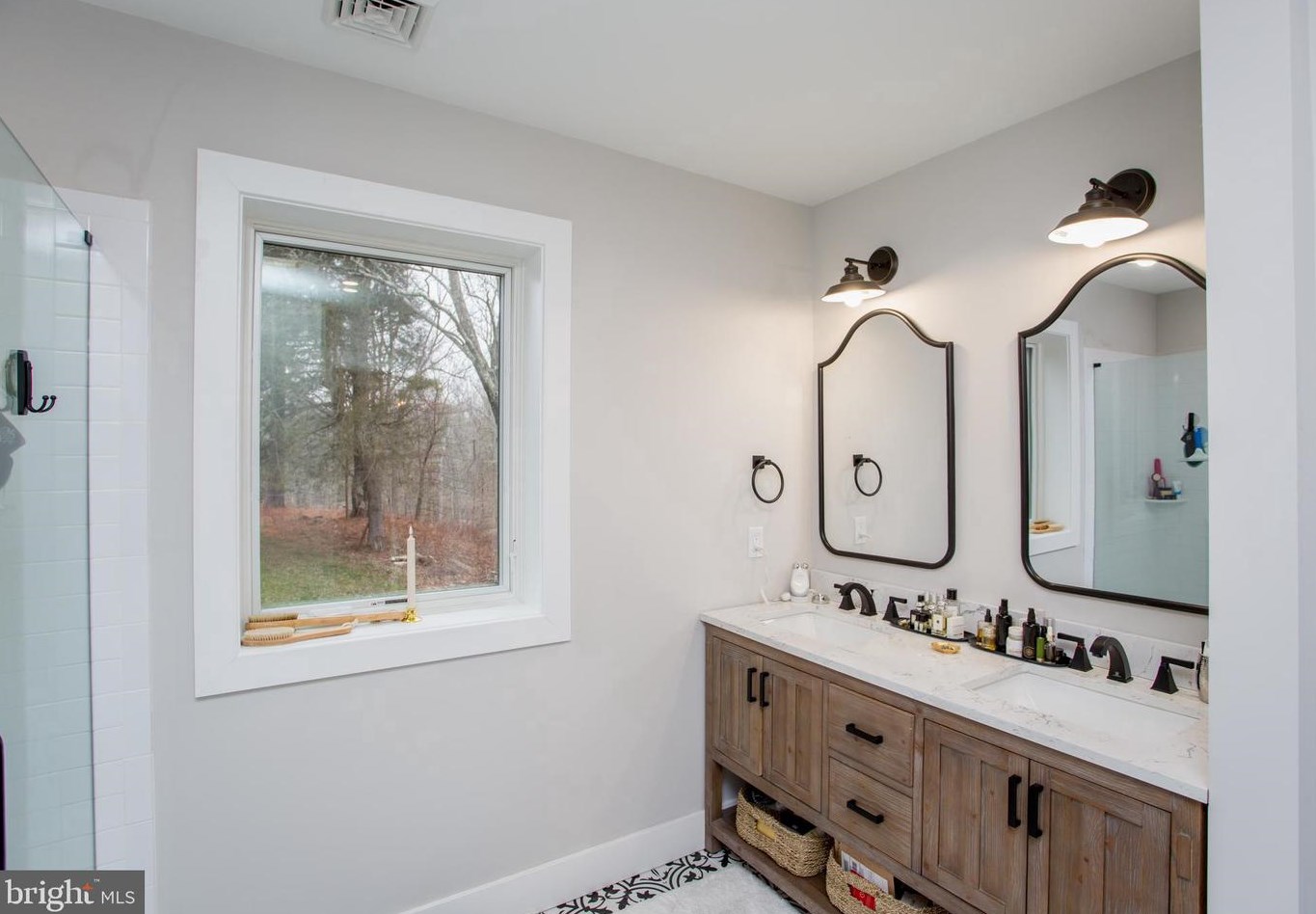 976 Washington Crossing Rd, Upper Makefield PA  18940-2712 exterior